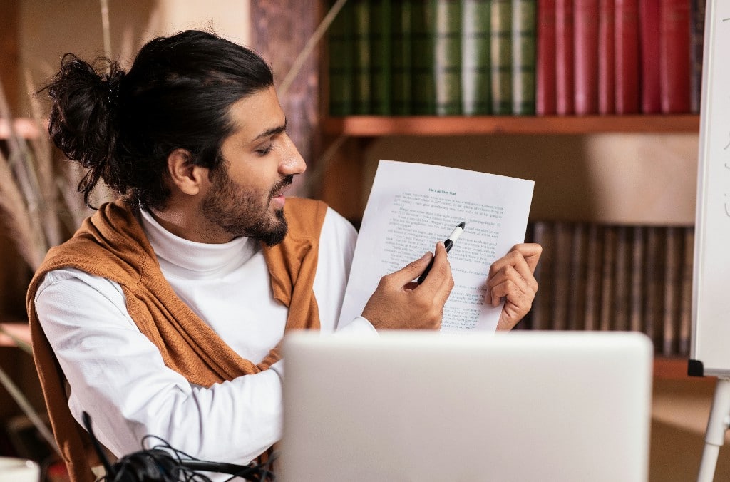 التعليم الإلكتروني بين طموحات المعلمين والواقع العربي